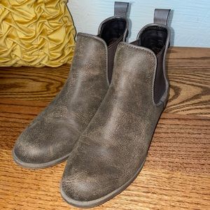💫3/$30 Mossimo supply boots